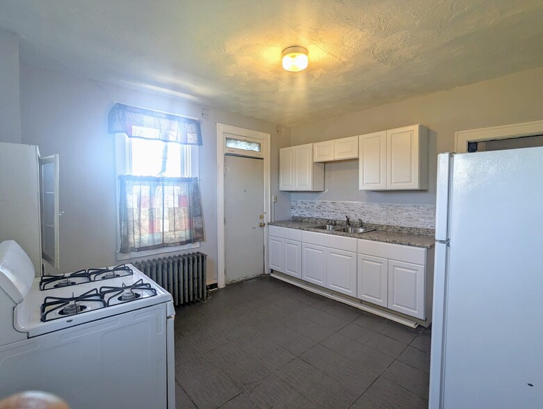 Building Photo - 2120 Bedford Ave