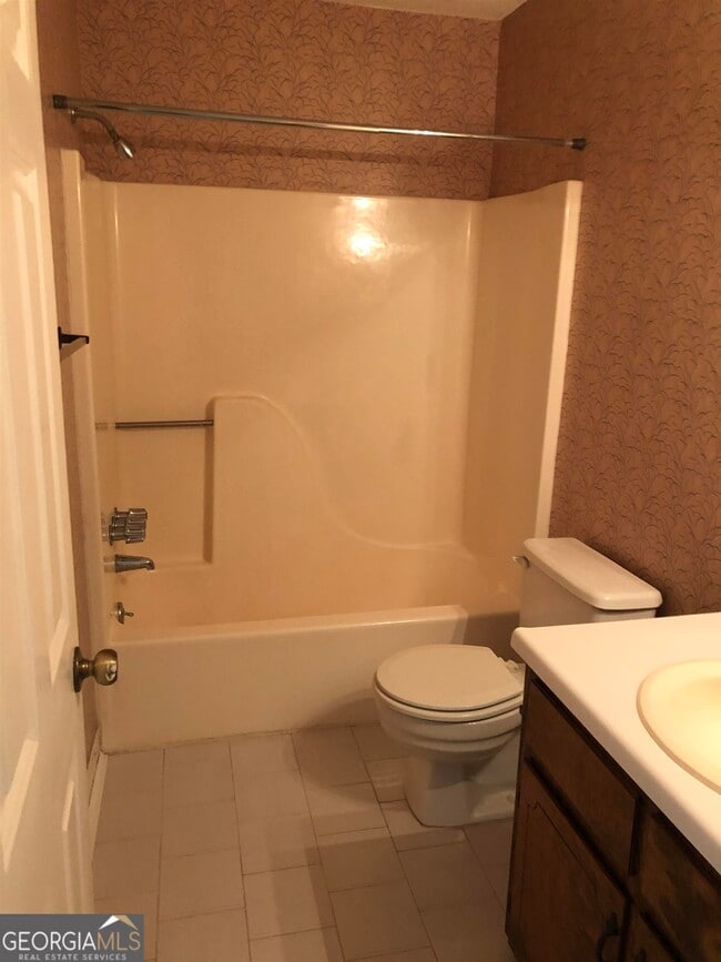 Building Photo - 415 Peabody St