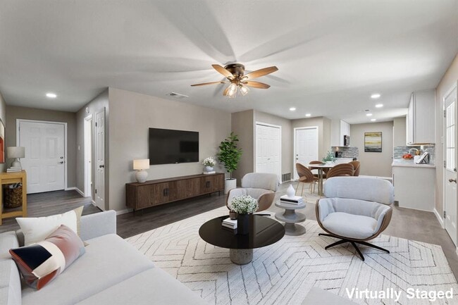 Building Photo - 1301 Barrington Dr