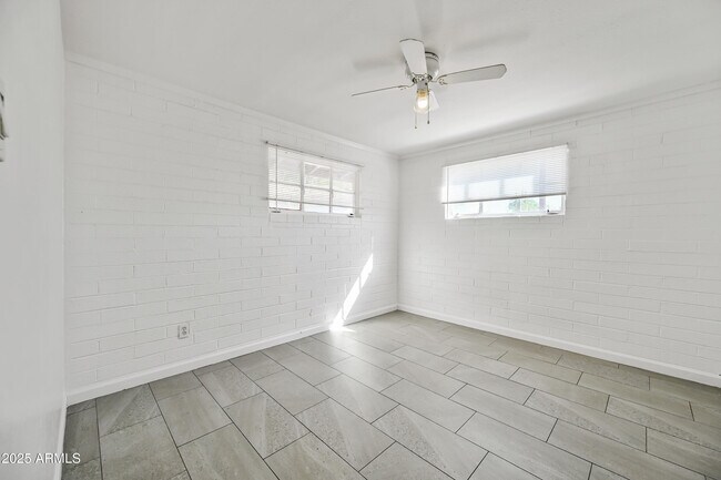 Building Photo - 3001 W Elm St