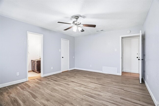 Building Photo - 416 Colonial Pl