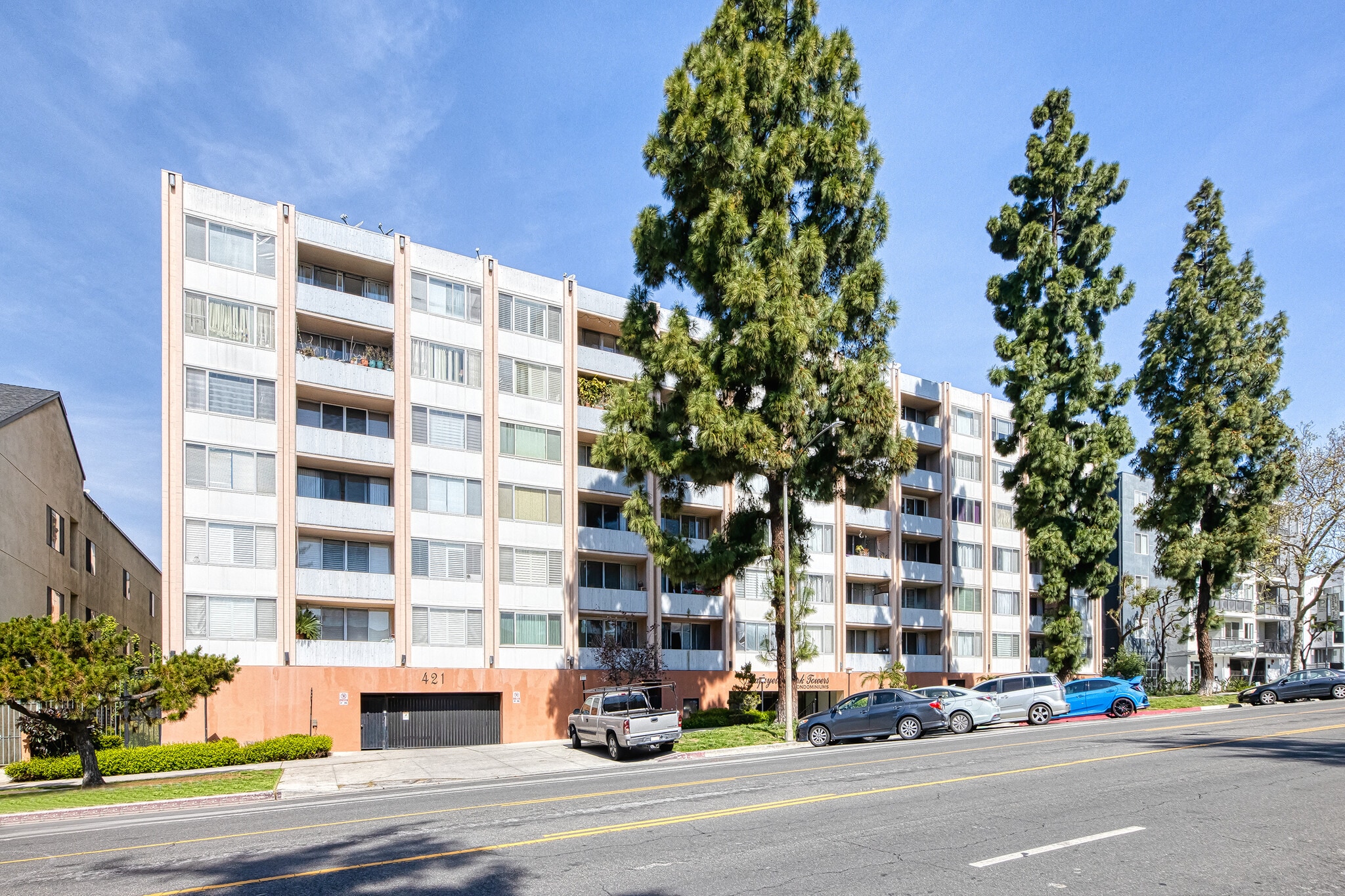 Building Photo - 421 S La Fayette Park Pl
