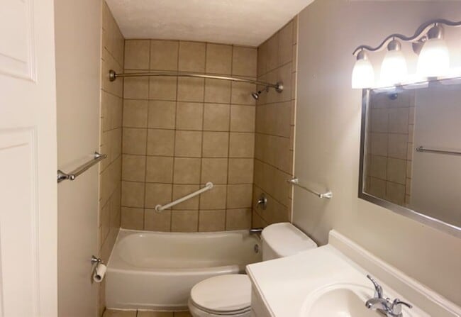 Building Photo - 927-933 Weston Court Vandalia, OH 45377