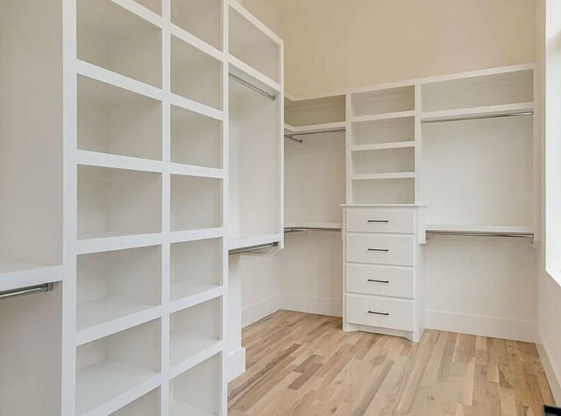 Master Closet - 613 Southgate Ave
