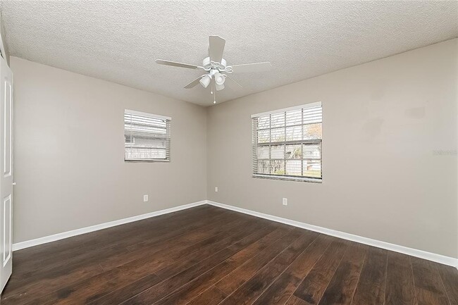 Building Photo - 1406 Cromwell Dr