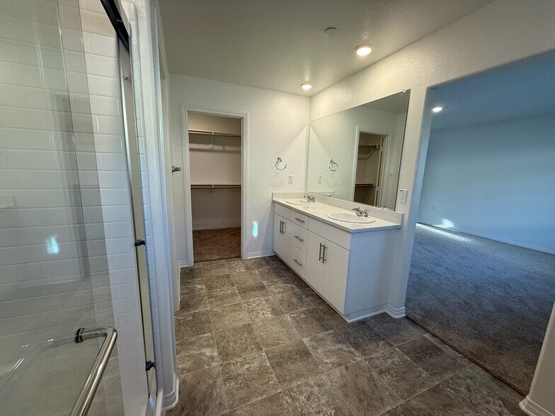 Master bath - 7512 Fig Grove Ln