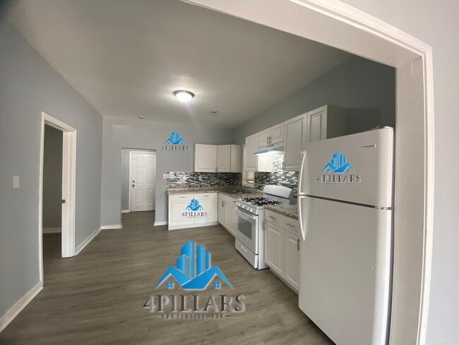 Building Photo - Charming 2 Bedroom, 1 Bath Apartment for Rent