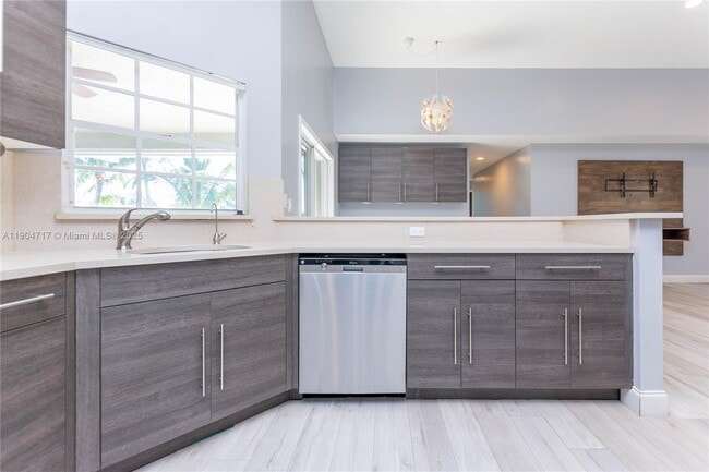 Building Photo - 642 Heritage Dr