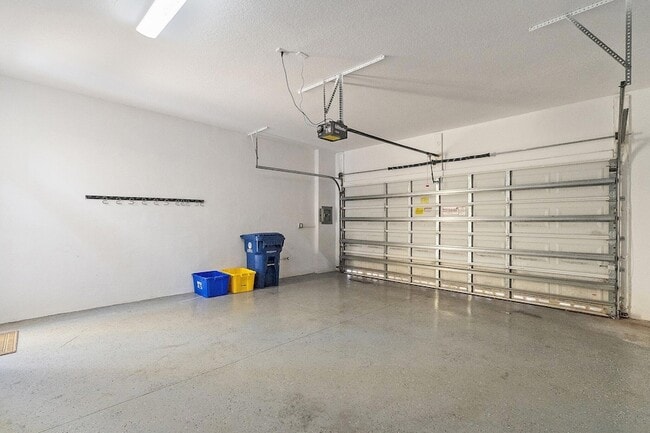 Building Photo - 150 Lismore Ln