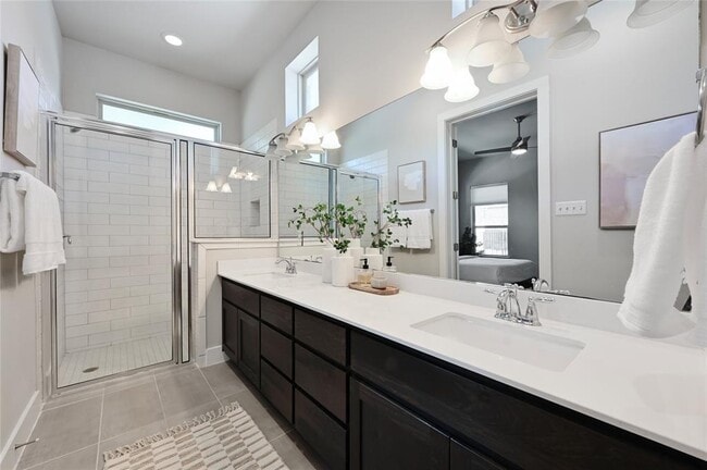 Building Photo - 5013 Paul Thomas Dr