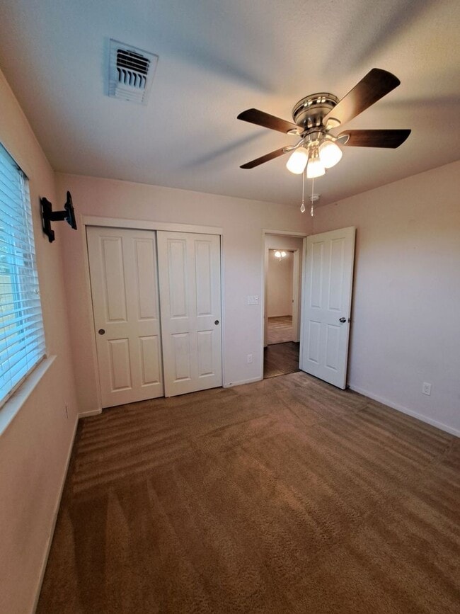 Building Photo - Move in Special: $500 Off the 1st Month's Rent – Stunning and Spacious Home – Don't Miss This!