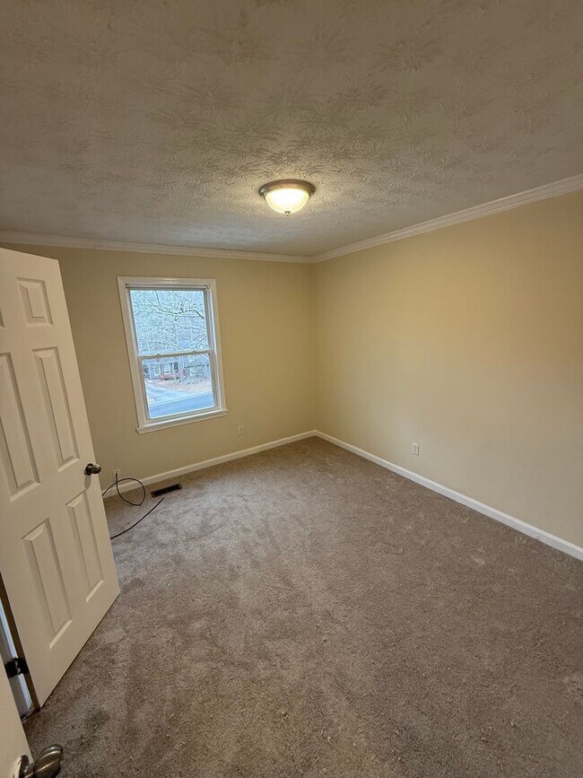 Building Photo - 200 Beverly Park Ct