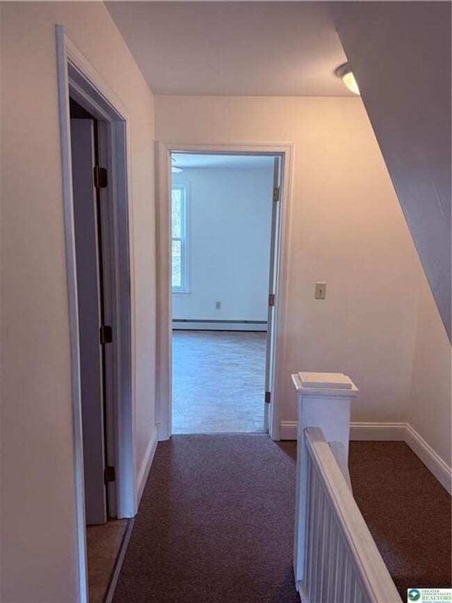 Building Photo - 3 bedroom 1 bathroom