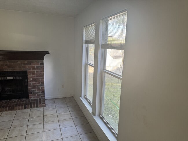 Building Photo - 2074 Hopkins Mill Rd