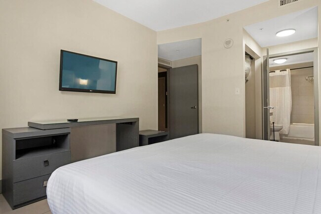 Building Photo - 1700 SW 2nd Ave