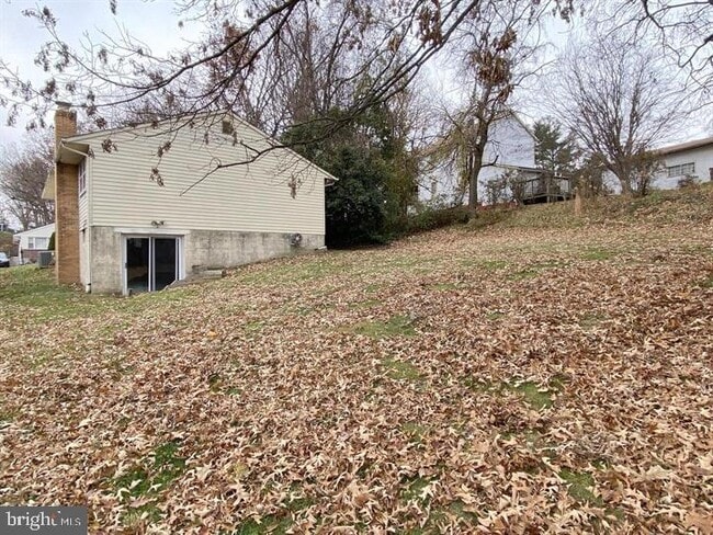 Building Photo - 3300 Upton Rd