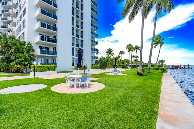 Building Photo - 2800 N Flagler Dr