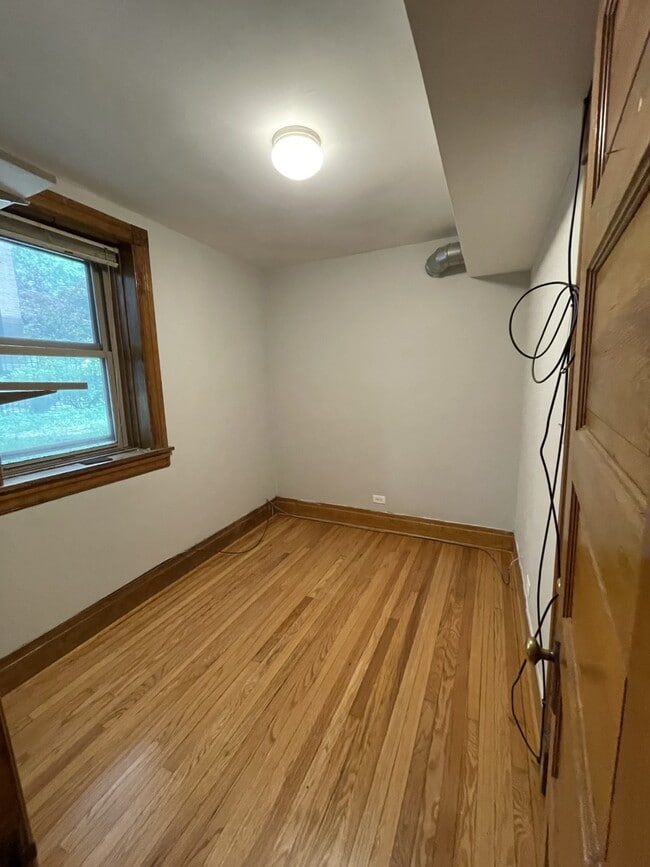 Building Photo - 3408 N Janssen Ave