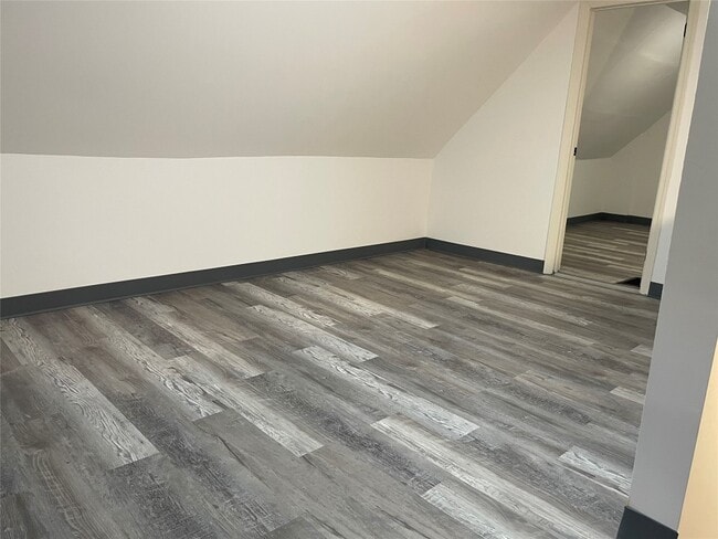 Building Photo - 50 Schubert St