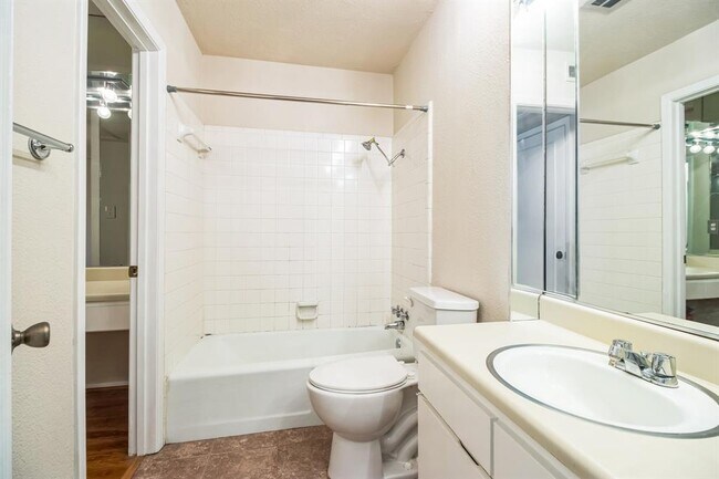 Building Photo - 7920 Rockwood Ln