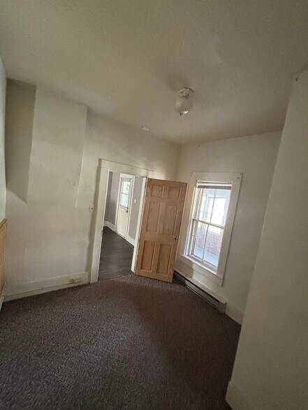 Building Photo - 539 Chippewa St