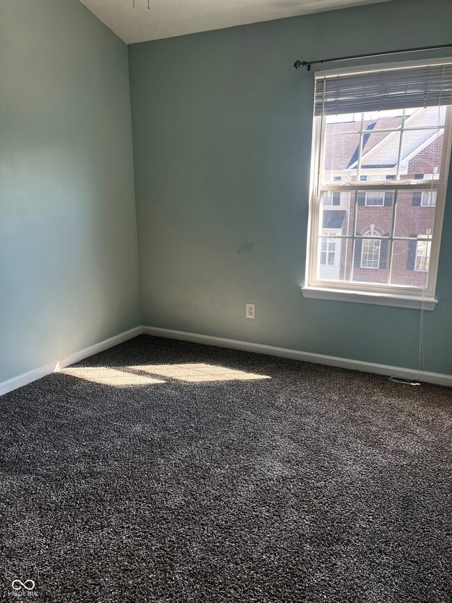 Building Photo - 9014 Mercer Dr