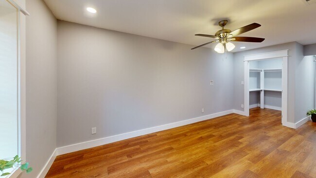 Building Photo - 316 S 17th St