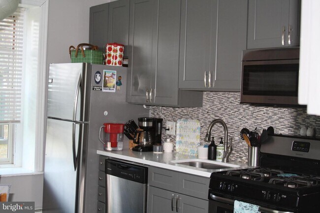 Building Photo - 416 Highland Ave