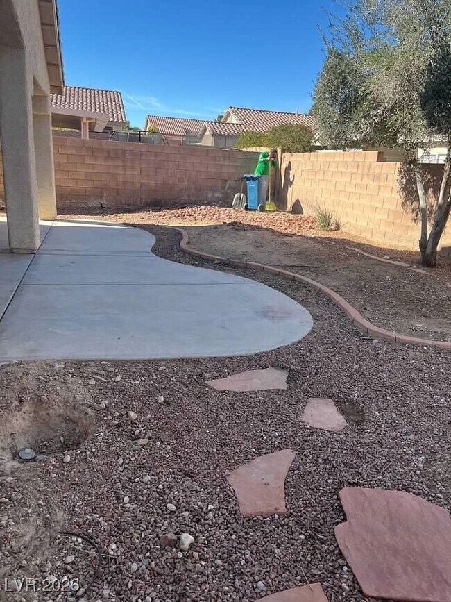 Building Photo - 8240 Aurora Peak Ave