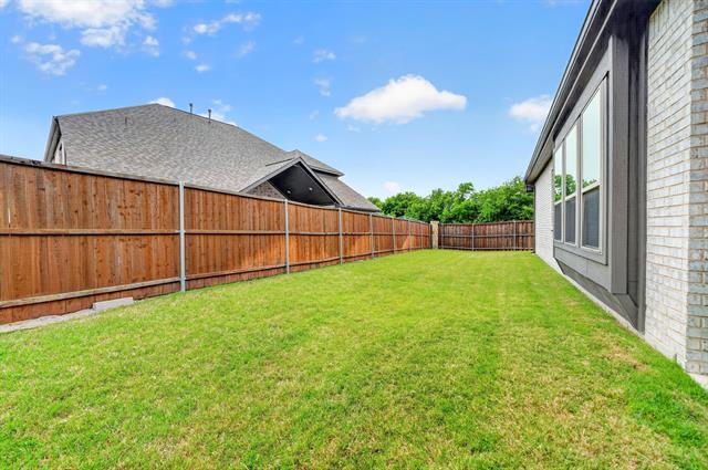 Building Photo - 525 Goose Lake Dr