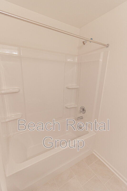 Building Photo - 203 Crescent Wy