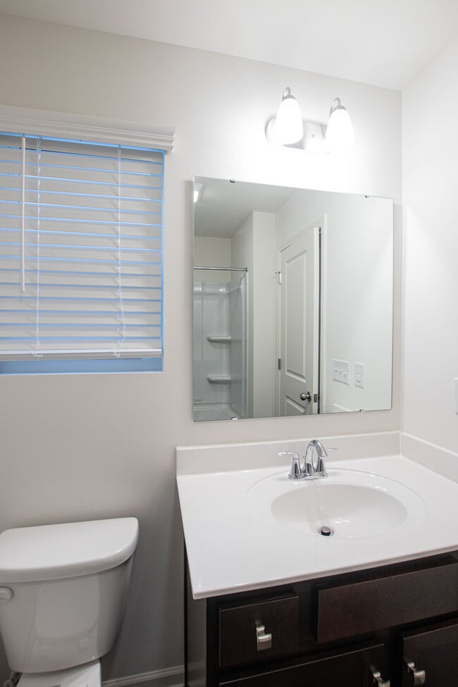 Building Photo - BEAUTIFUL 2 BD Townhome in MIDLAND AVAILABLE NOW