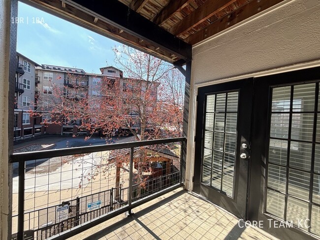 Building Photo - 701 Westport Rd