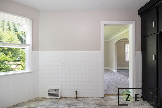 Building Photo - BEAUTIFUL 3 BD 1.5 BATH HOME! OPEN HOUSE S...