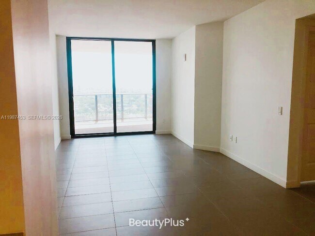 Building Photo - 1600 NE 1st Ave