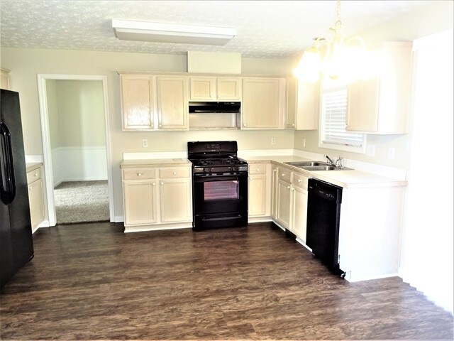 Building Photo - 1550 Summit Pond Cir