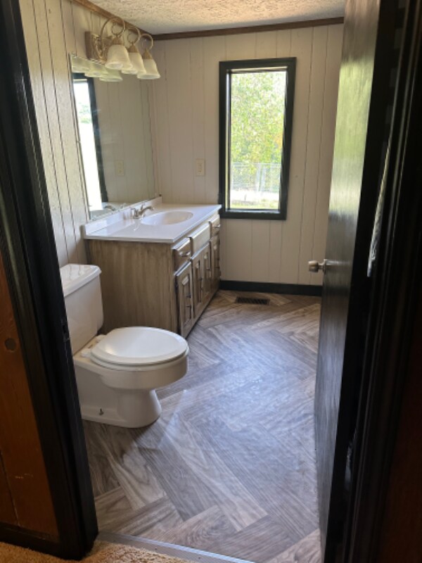 Building Photo - 7152 Hall Rd