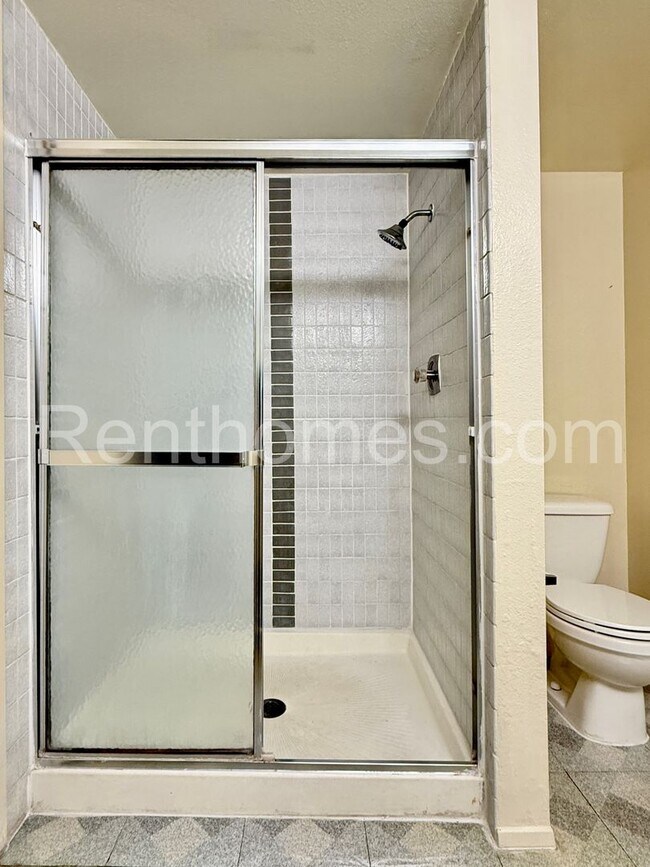 Building Photo - 3847 Camino Lindo