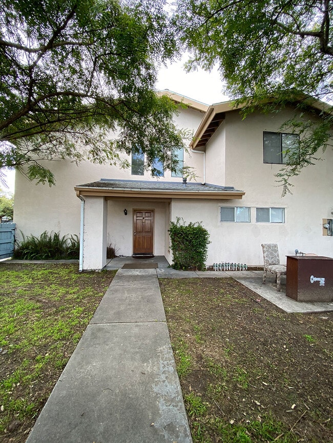 Building Photo - 6555 Segovia Rd