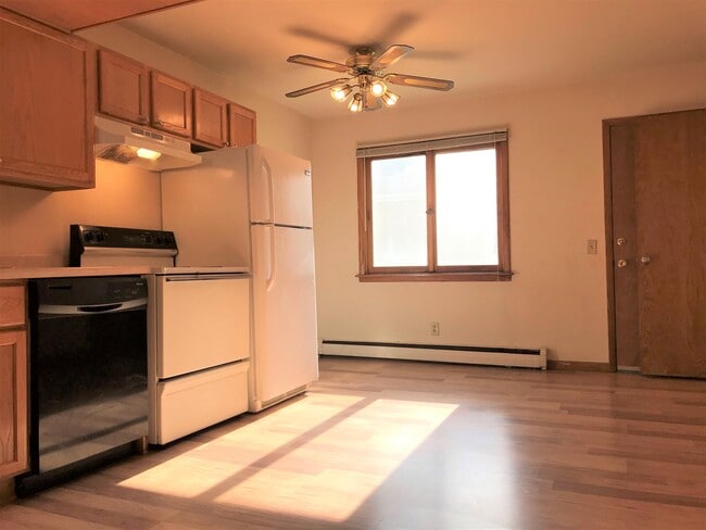 Building Photo - 614 Femrite Dr