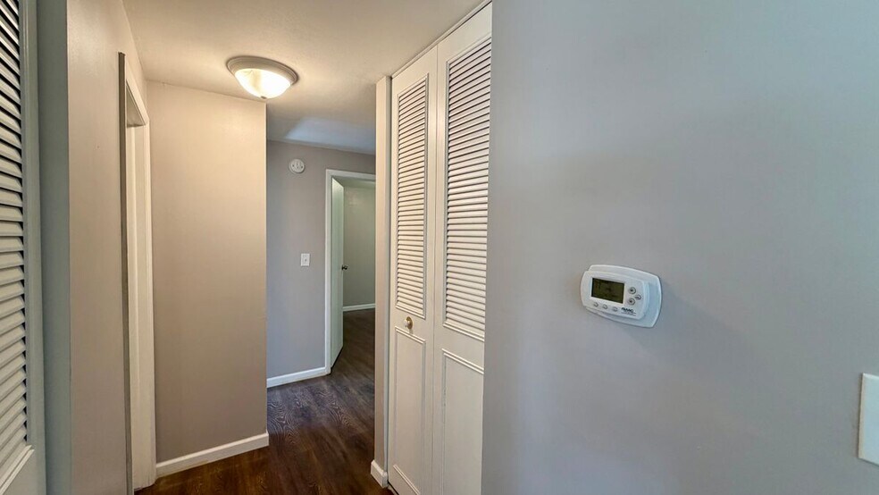 Building Photo - 104 Finwood Dr
