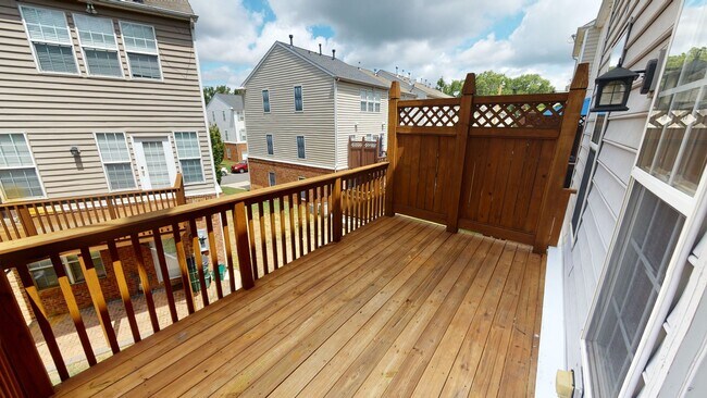 Building Photo - Double Master Townhome in South Park