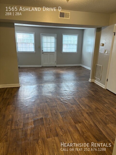 Building Photo - 1565 Ashland Dr