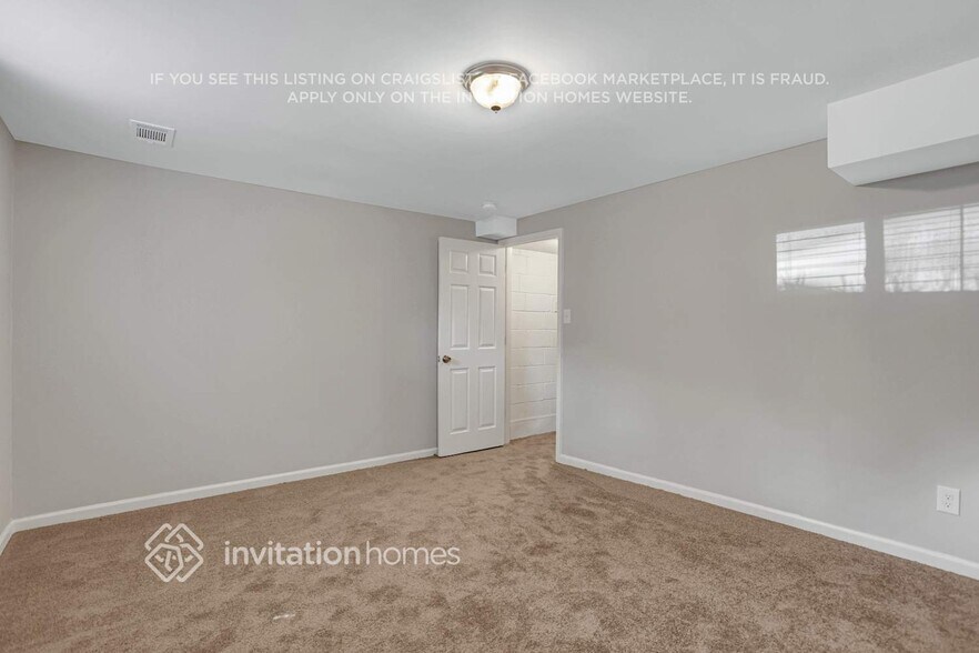 Building Photo - 3126 Holbrook Dr SW