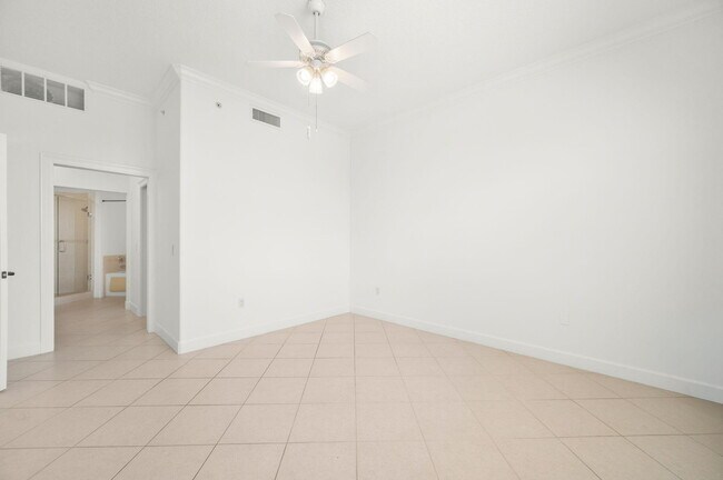 Building Photo - 20 Orange Ave