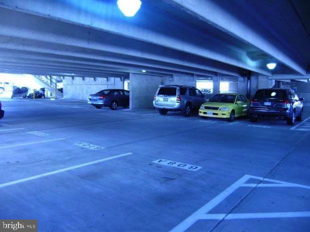 Building Photo - 12954 Centre Park Cir