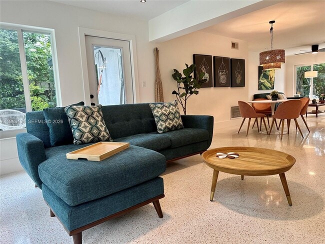 Building Photo - 1351 SW 32nd St