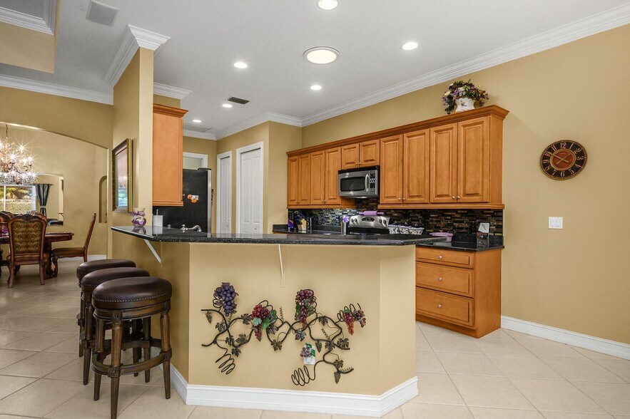 Building Photo - 4806 Europa Dr