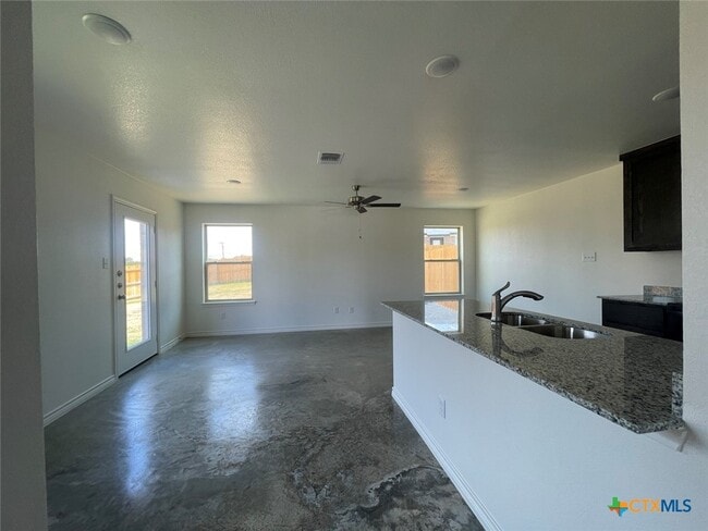 Building Photo - 302 Agua Chiquita Ct