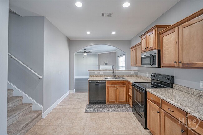 Building Photo - 100 Springcreek Ln